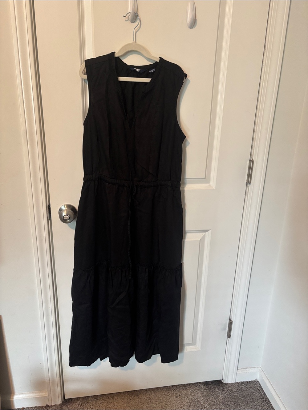 Lands' End Black Sleeveless V-Neck Tiered Midi Dress